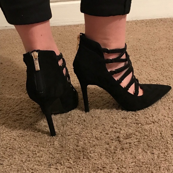 EUC Guess black suede 4.5” stiletto heel - 9.5 - Picture 2 of 5